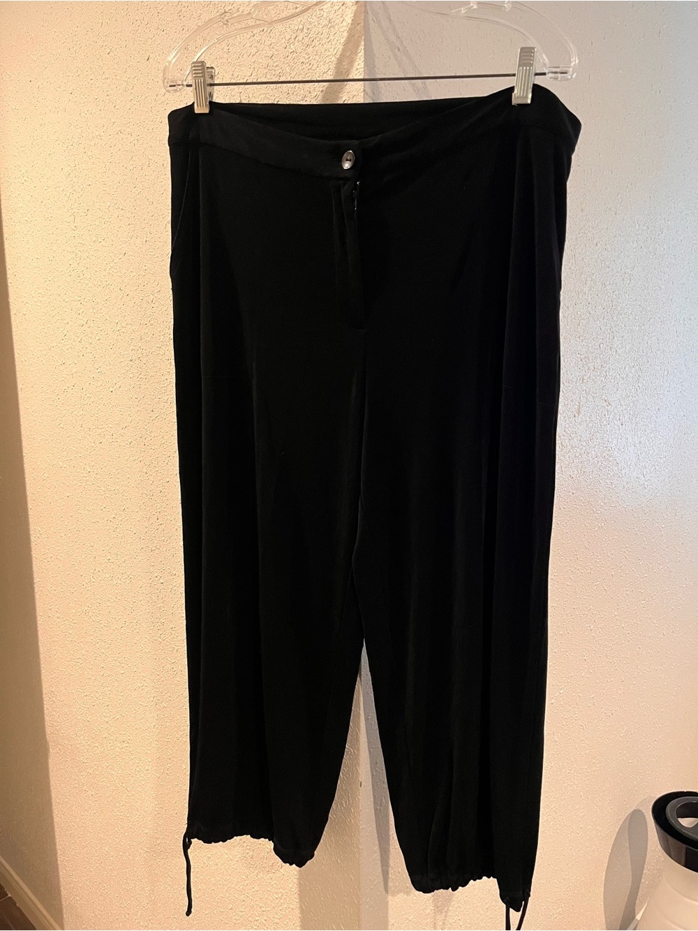 Chico's Travelers Pant Women 2.5 L/14 Black  Slinky Knit Stretch Zip Jogger